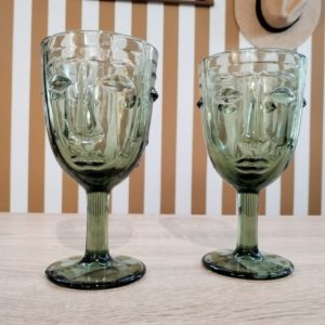 VERRE A PIED VISAGE VERT