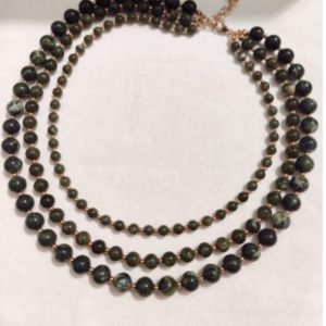 COLLIER MULTI RANG KAKI