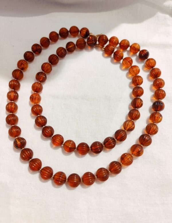 SAUTOIR BOULE RESINE AMBRE