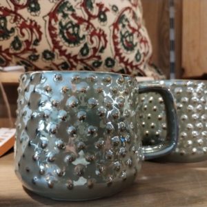 TASSE EN GRES A POIS 1